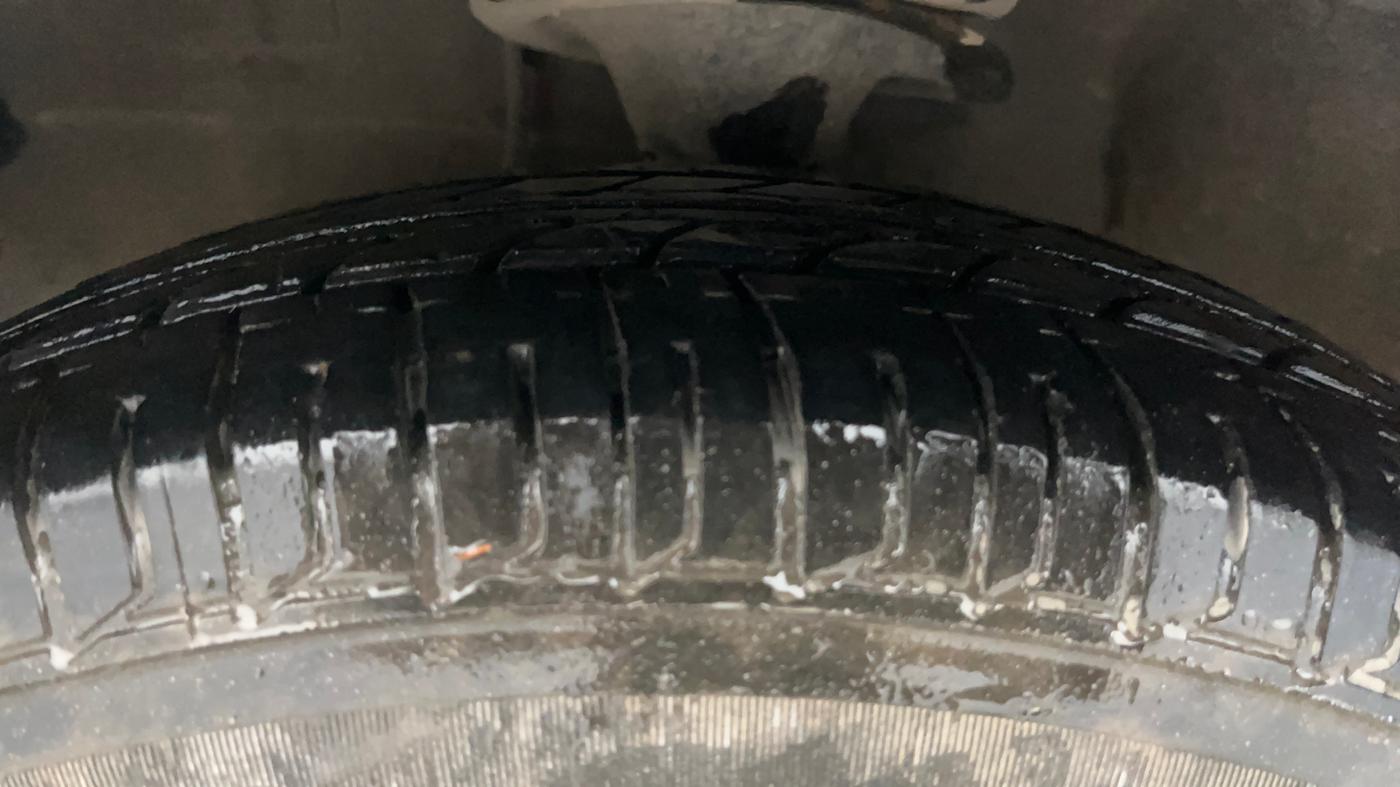 2014 Hyundai i10 MAGNA 1.1, Petrol, Manual, 49,595 km, Left Front Tyre Tread