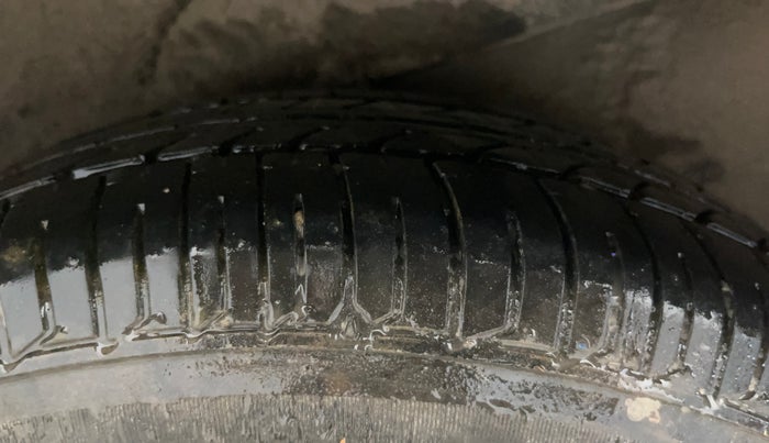 2014 Hyundai i10 MAGNA 1.1, Petrol, Manual, 49,678 km, Left Rear Tyre Tread