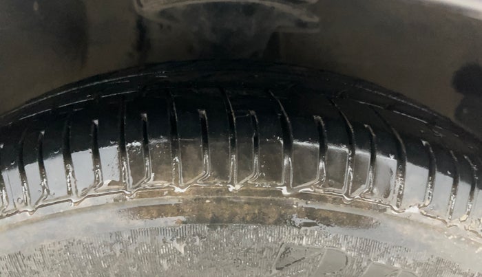 2014 Hyundai i10 MAGNA 1.1, Petrol, Manual, 49,678 km, Right Front Tyre Tread