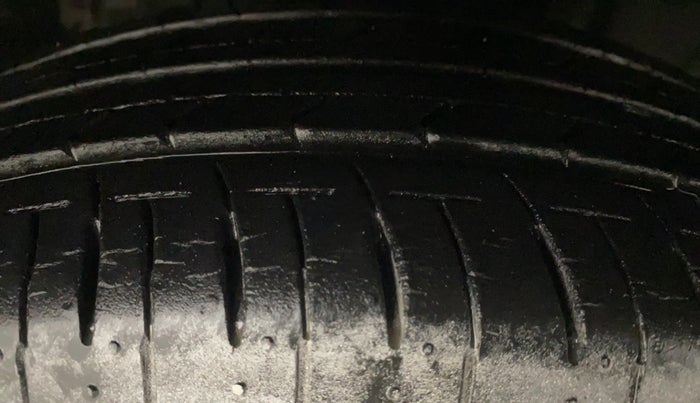 2017 Maruti IGNIS DELTA 1.2 AMT, Petrol, Automatic, 8,459 km, Right Front Tyre Tread