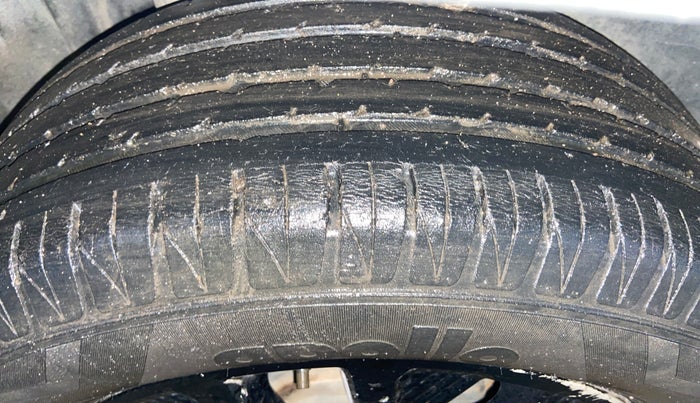 2021 Maruti Vitara Brezza ZXI, Petrol, Manual, 91,334 km, Right Rear Tyre Tread