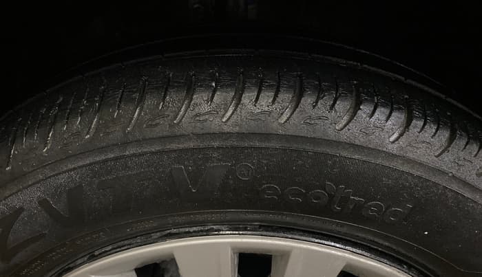 2020 Maruti Baleno DELTA PETROL 1.2, CNG, Manual, 45,049 km, Left Front Tyre Tread