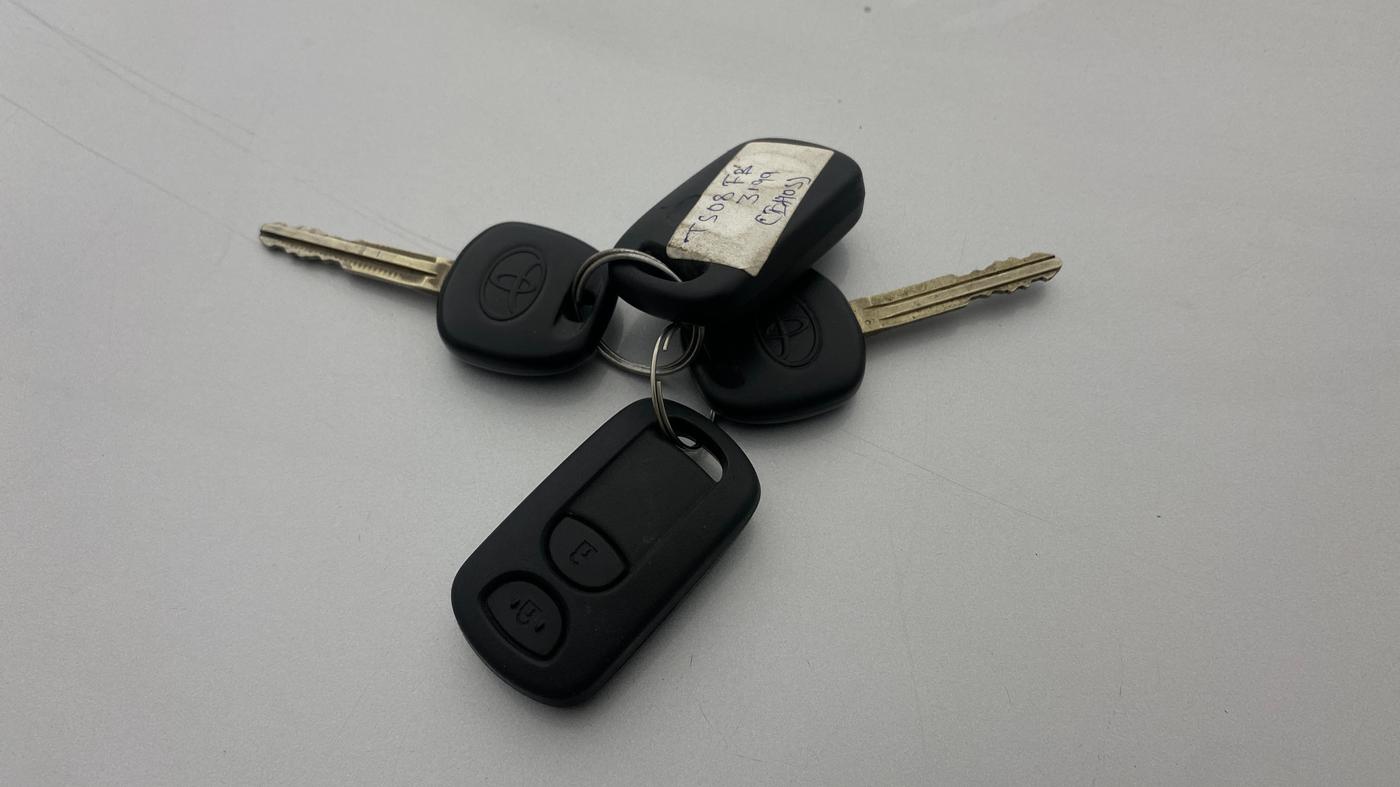 2016 Toyota Etios VX, Petrol, Manual, 90,212 km, Key Close Up