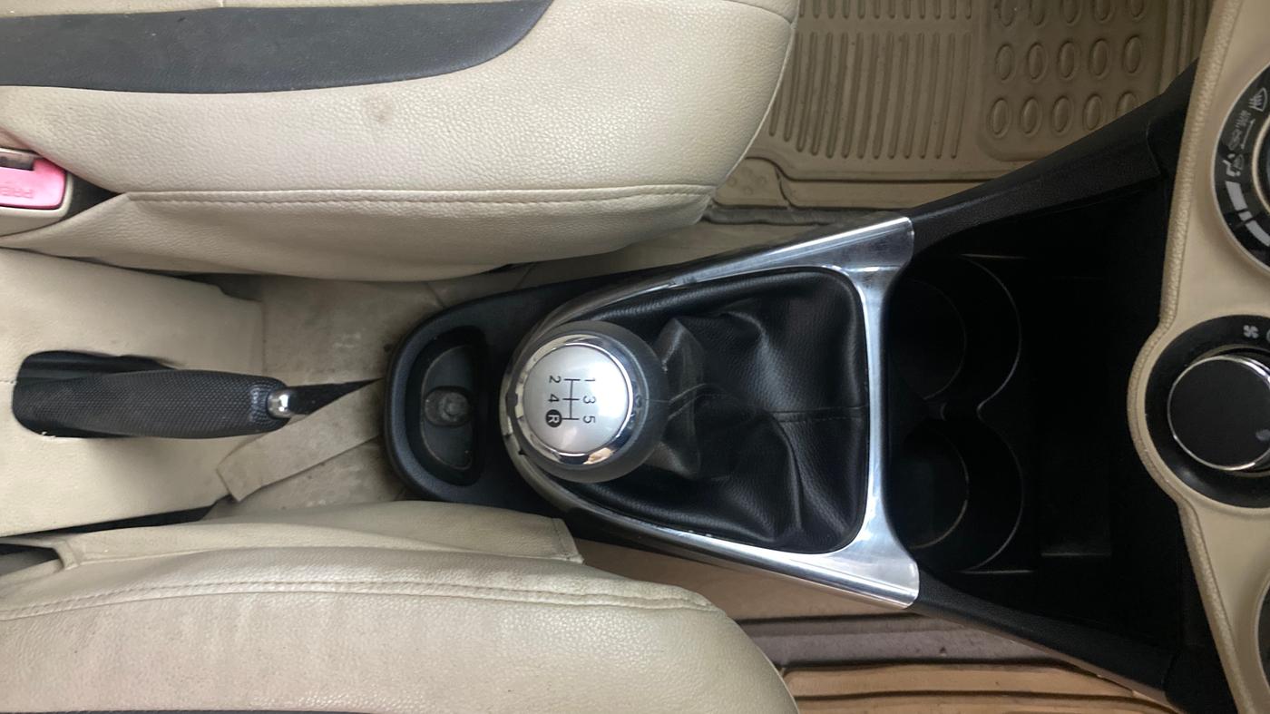 2016 Toyota Etios VX, Petrol, Manual, 90,212 km, Gear Lever
