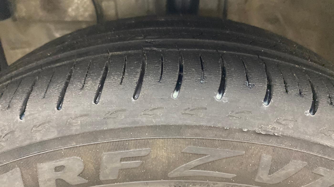 2016 Toyota Etios VX, Petrol, Manual, 90,212 km, Left Front Tyre Tread