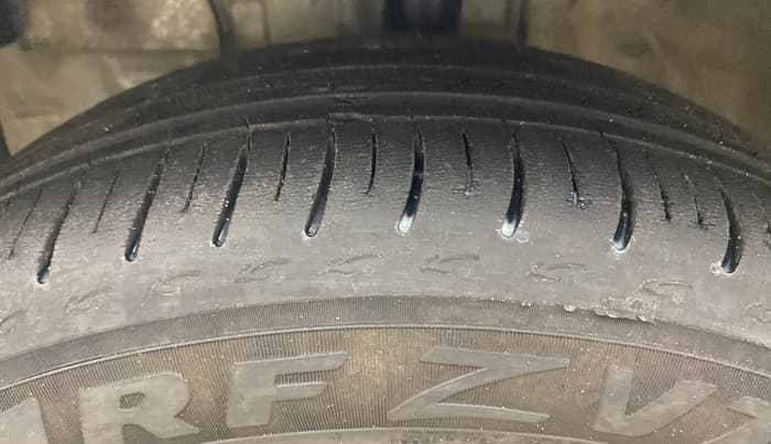 2016 Toyota Etios VX, Petrol, Manual, 90,212 km, Left Front Tyre Tread