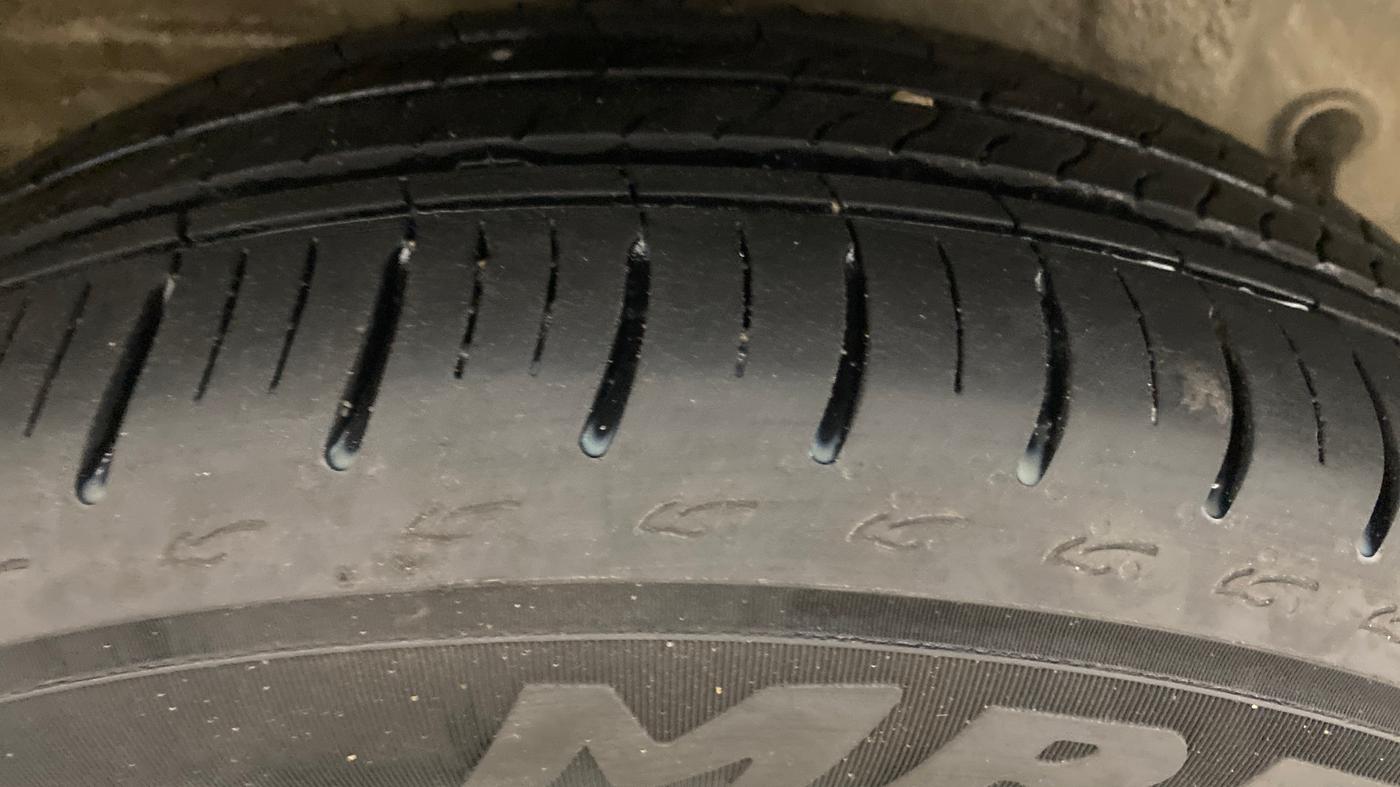 2016 Toyota Etios VX, Petrol, Manual, 90,212 km, Right Rear Tyre Tread