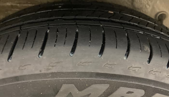 2016 Toyota Etios VX, Petrol, Manual, 90,212 km, Right Rear Tyre Tread