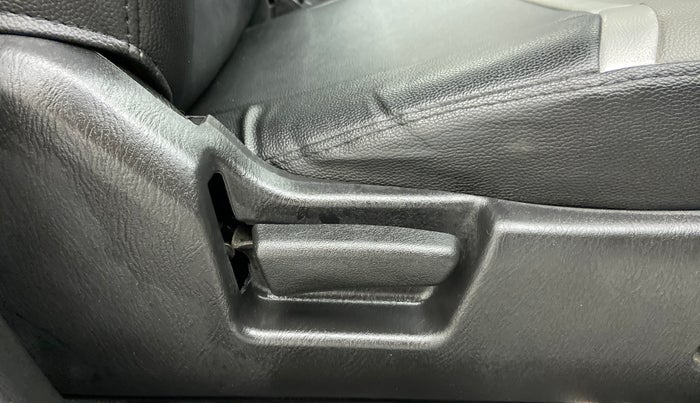 2021 Maruti Alto VXI, Petrol, Manual, 1,953 km, Driver Side Adjustment Panel