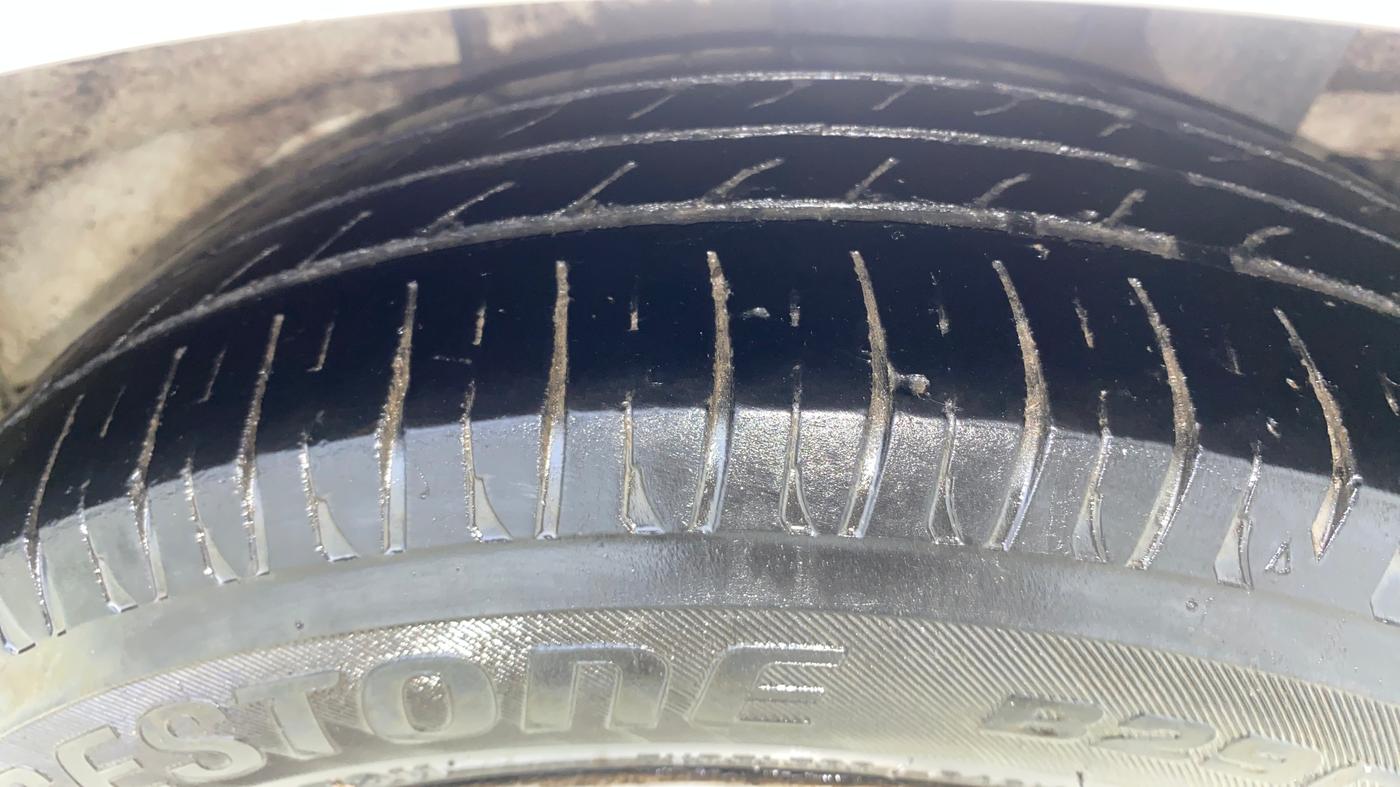 2019 Hyundai Xcent SX 1.2, CNG, Manual, 1,30,952 km, Left Rear Tyre Tread