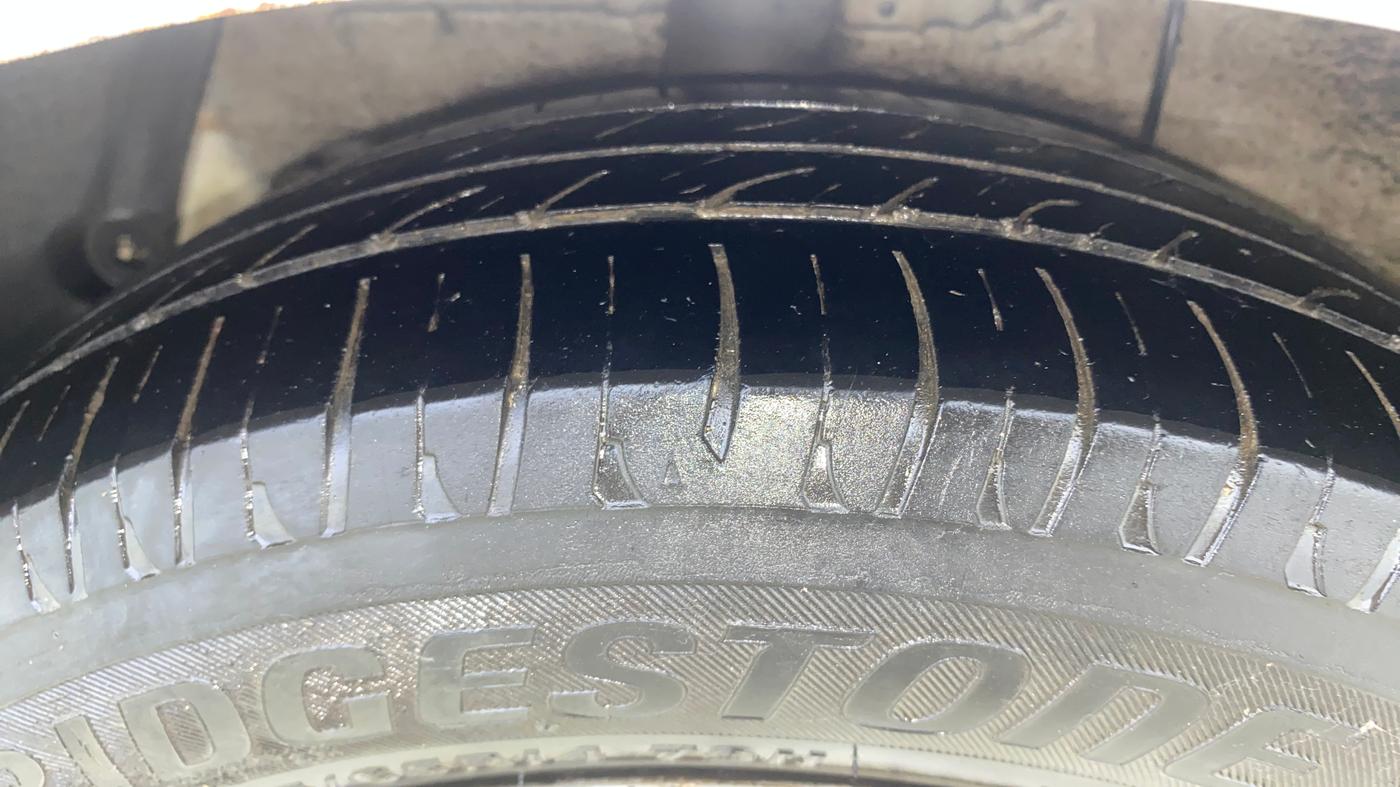 2019 Hyundai Xcent SX 1.2, CNG, Manual, 1,30,952 km, Right Rear Tyre Tread