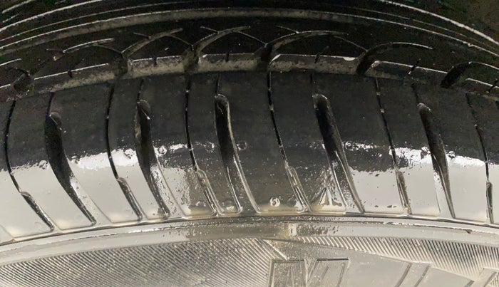 2015 Honda Amaze 1.5L I-DTEC S, Diesel, Manual, 92,091 km, Left Front Tyre Tread