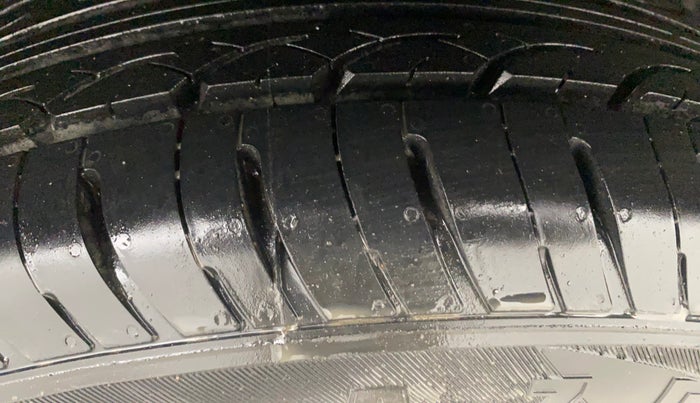 2015 Honda Amaze 1.5L I-DTEC S, Diesel, Manual, 92,091 km, Right Front Tyre Tread