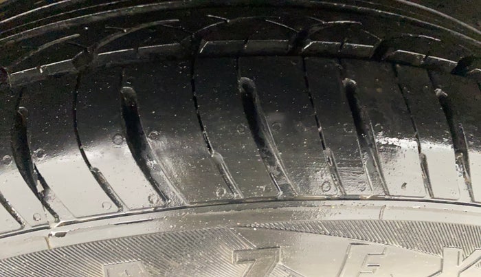 2015 Honda Amaze 1.5L I-DTEC S, Diesel, Manual, 92,091 km, Right Rear Tyre Tread