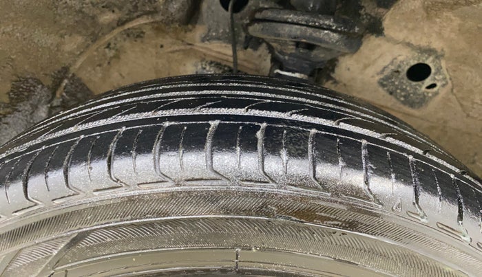 2016 Maruti Wagon R 1.0 VXI, Petrol, Manual, 59,361 km, Right Front Tyre Tread