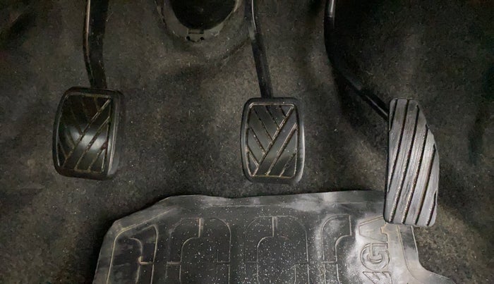 2016 Maruti Wagon R 1.0 VXI, Petrol, Manual, 59,361 km, Pedals