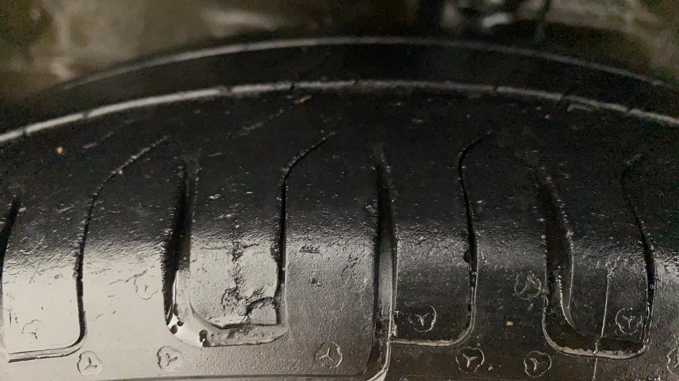 2014 Maruti Wagon R 1.0 LXI CNG, CNG, Manual, 75,760 km, Left Front Tyre Tread