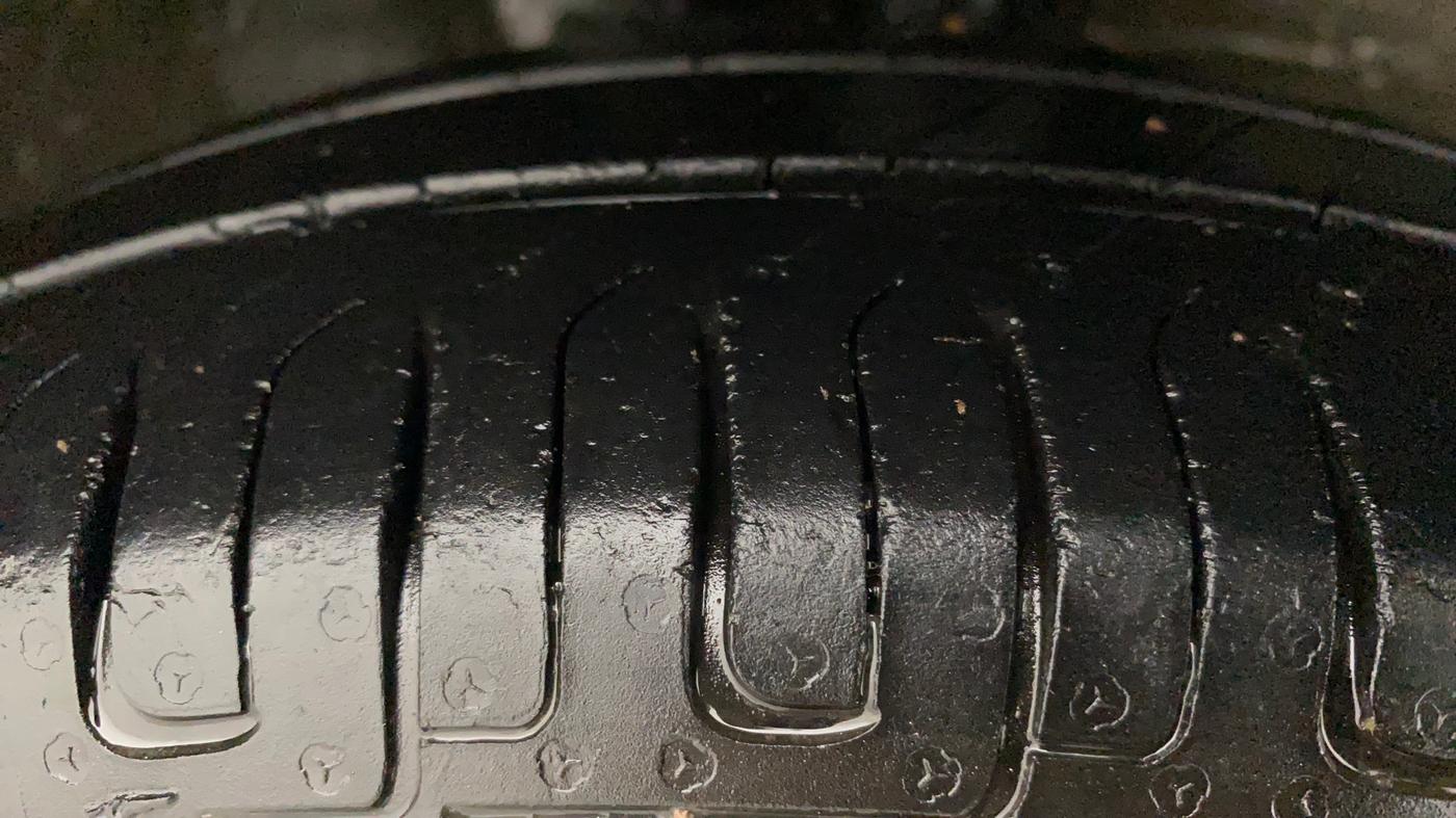2014 Maruti Wagon R 1.0 LXI CNG, CNG, Manual, 75,760 km, Right Front Tyre Tread