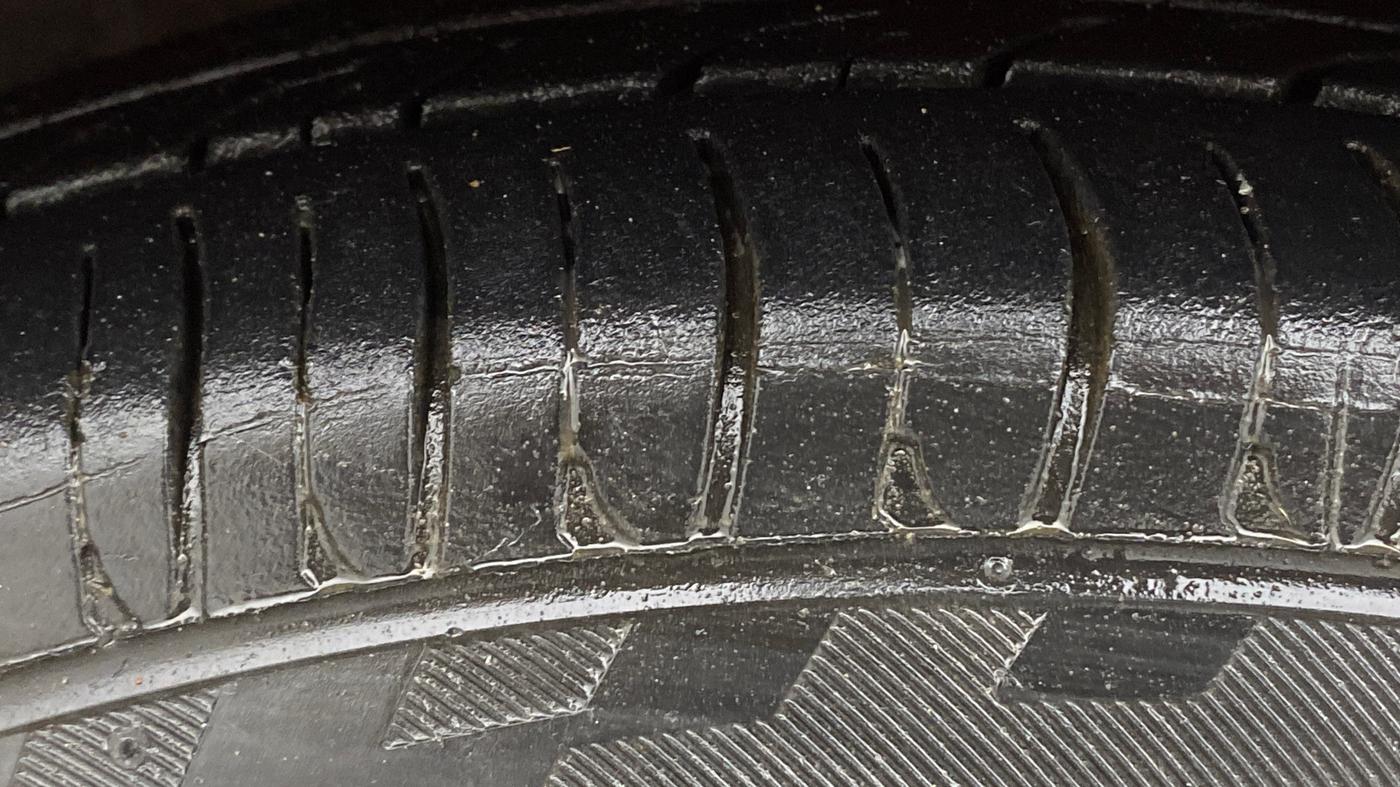 2015 Hyundai Eon ERA +, Petrol, Manual, 51,082 km, Left Front Tyre Tread