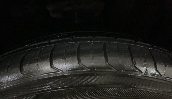 2017 Hyundai Creta SX PLUS AT 1.6 PETROL, Petrol, Automatic, 61,555 km, Right Front Tyre Tread