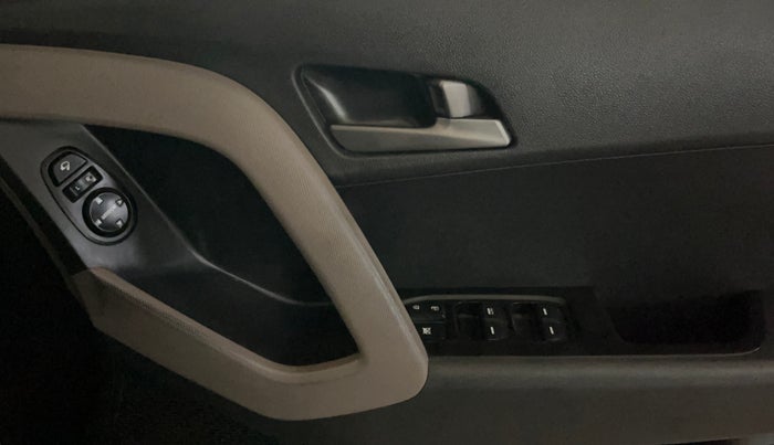 2017 Hyundai Creta SX PLUS AT 1.6 PETROL, Petrol, Automatic, 61,555 km, Driver Side Door Panels Control