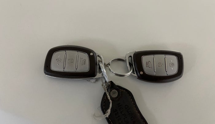 2017 Hyundai Creta SX PLUS AT 1.6 PETROL, Petrol, Automatic, 61,555 km, Key Close Up