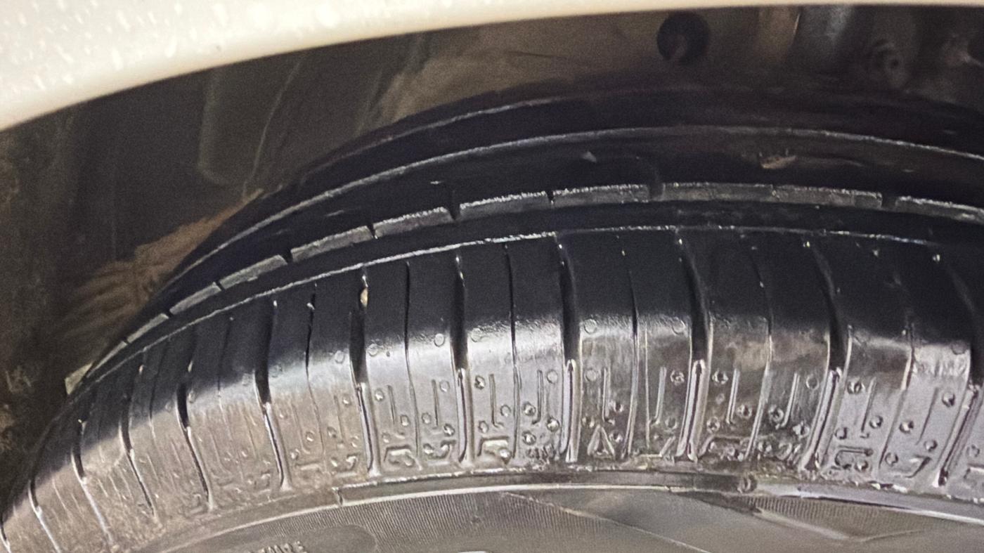 2018 Maruti Swift ZXI AMT, Petrol, Automatic, 51,329 km, Right Front Tyre Tread