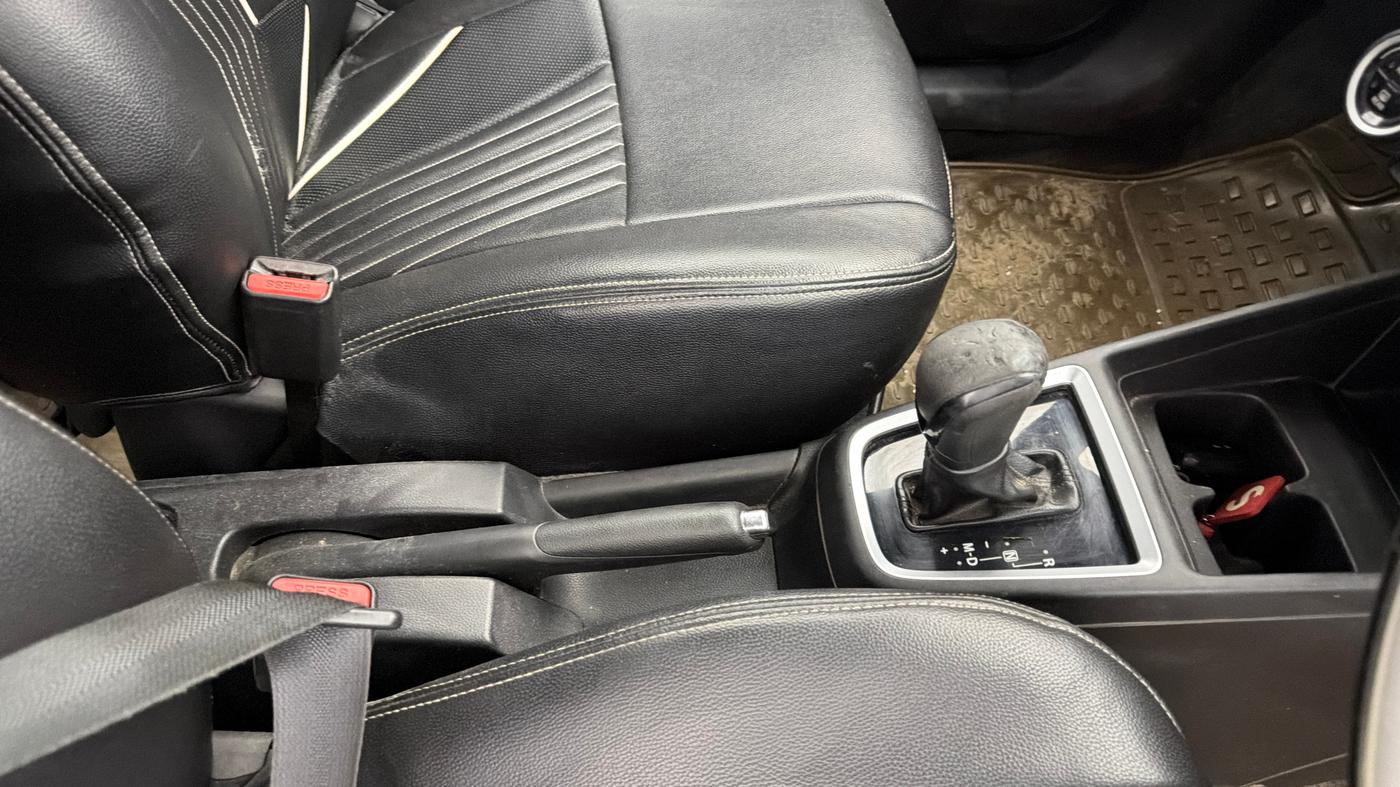 2018 Maruti Swift ZXI AMT, Petrol, Automatic, 51,329 km, Gear Lever