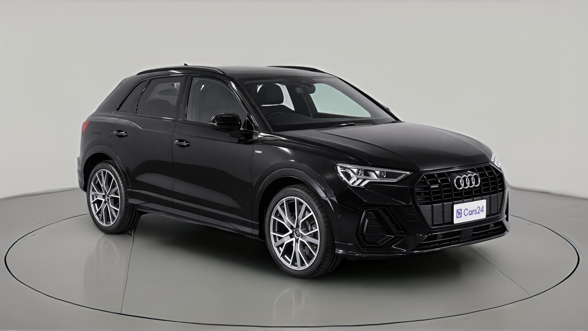 Audi Q3 image