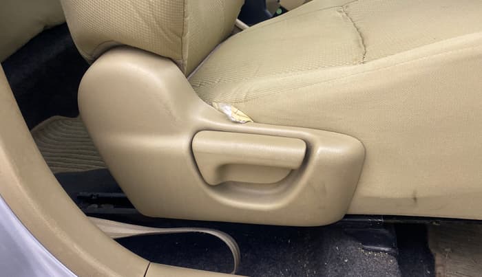 2015 Honda Brio E MT, Petrol, Manual, 59,426 km, Driver Side Adjustment Panel