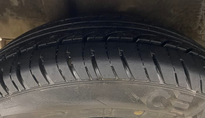 2015 Honda Brio E MT, Petrol, Manual, 59,426 km, Right Rear Tyre Tread