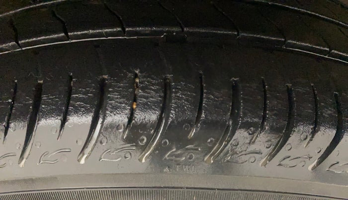 2020 Maruti Baleno DELTA PETROL 1.2, Petrol, Manual, 20,621 km, Right Front Tyre Tread