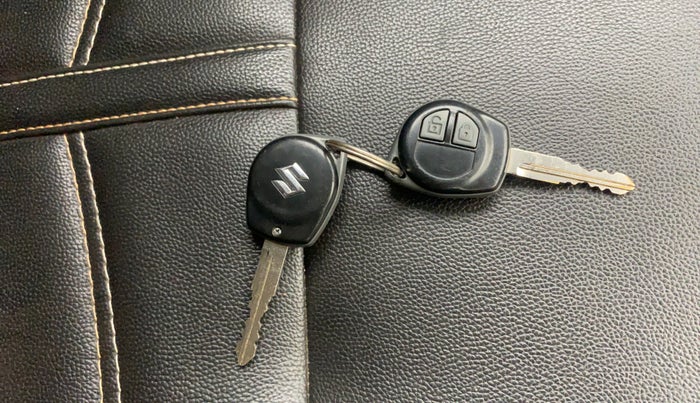 2016 Maruti Swift VXI, Petrol, Manual, 56,848 km, Key Close Up