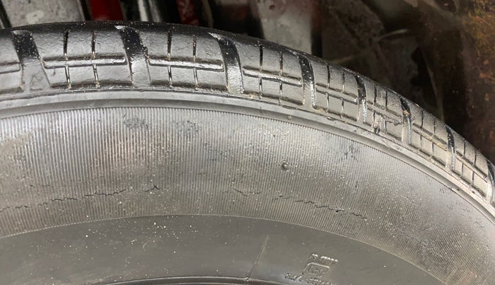 2016 Maruti Swift VXI, Petrol, Manual, 56,848 km, Left Rear Tyre Tread