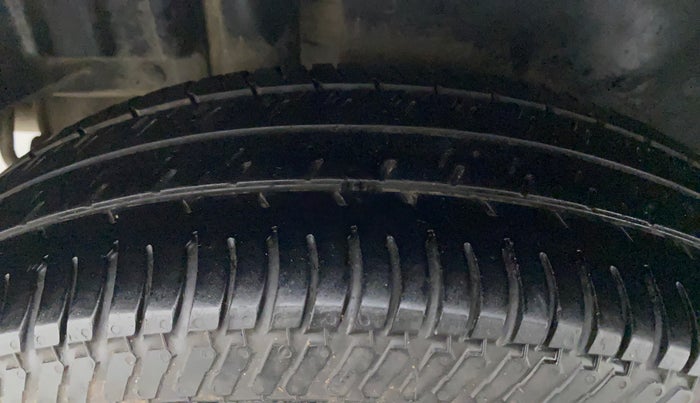 2015 Maruti Swift Dzire VDI, Diesel, Manual, 1,16,617 km, Right Rear Tyre Tread