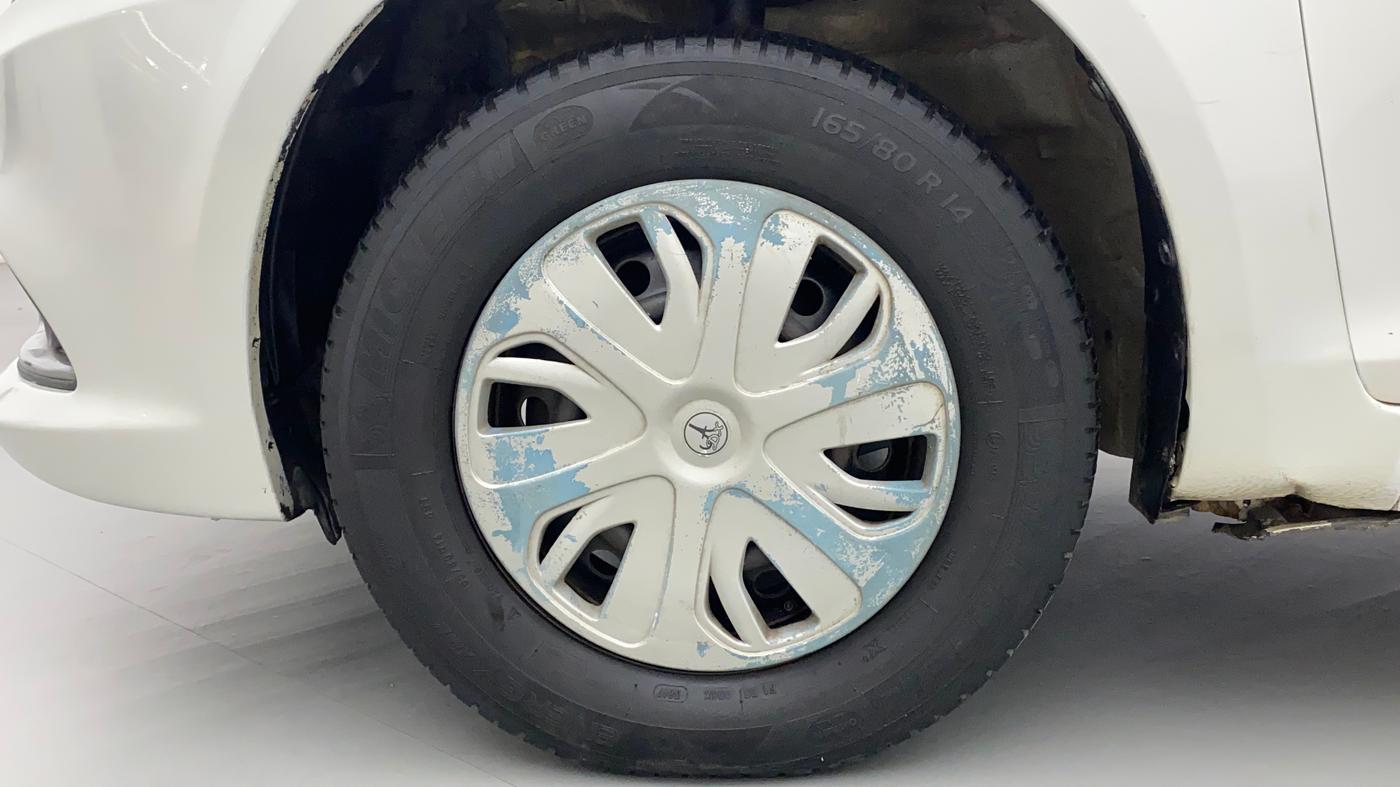 2015 Maruti Swift Dzire VDI, Diesel, Manual, 1,16,617 km, Left Front Wheel