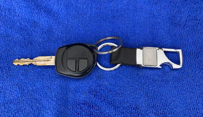 2015 Maruti Swift Dzire VDI, Diesel, Manual, 1,16,617 km, Key Close Up