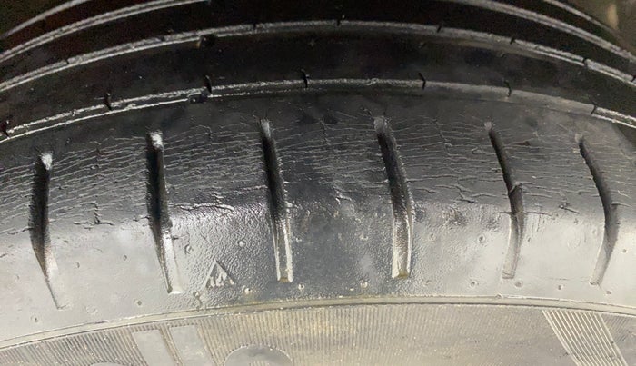 2018 Maruti Baleno ALPHA PETROL 1.2, Petrol, Manual, 56,646 km, Right Front Tyre Tread