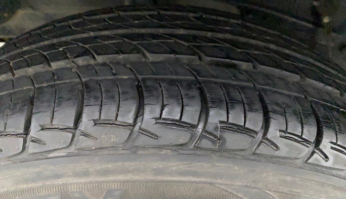 2012 Toyota Etios Liva G SP, Petrol, Manual, 18,720 km, Right Front Tyre Tread