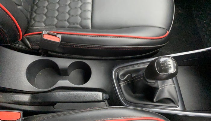 2023 Hyundai NEW I20 SPORTZ 1.2 MT, Petrol, Manual, 50,385 km, Gear Lever