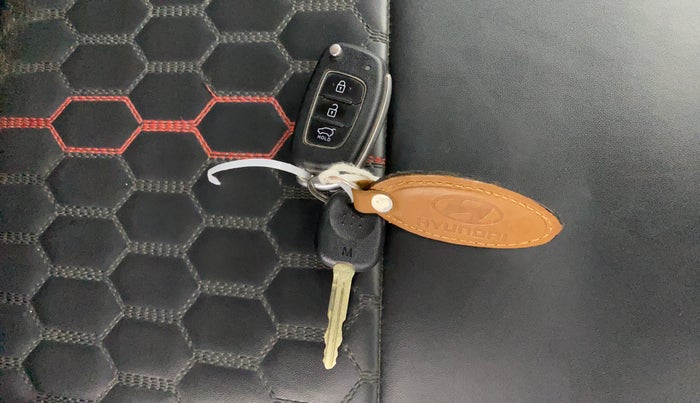 2023 Hyundai NEW I20 SPORTZ 1.2 MT, Petrol, Manual, 50,385 km, Key Close Up