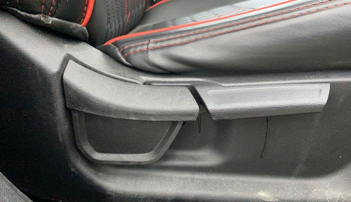 2023 Hyundai NEW I20 SPORTZ 1.2 MT, Petrol, Manual, 50,385 km, Driver Side Adjustment Panel