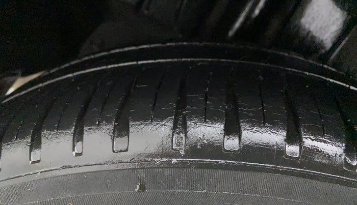 2017 Maruti Ertiga ZDI + SHVS, Diesel, Manual, 1,22,292 km, Right Rear Tyre Tread