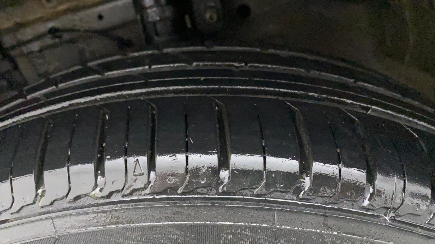 2017 Maruti Ertiga ZDI + SHVS, Diesel, Manual, 1,22,292 km, Left Front Tyre Tread