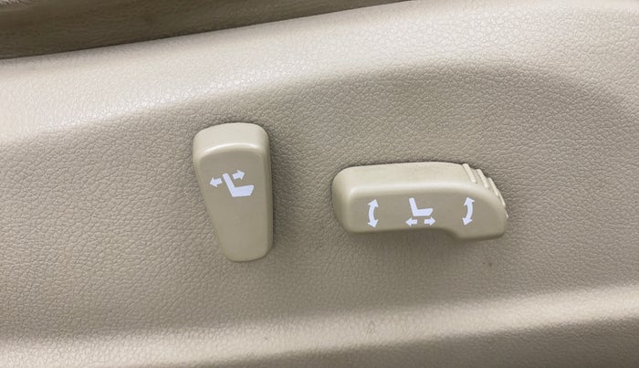 2016 Nissan Teana 250XV, Petrol, Automatic, 74,405 km, Driver Side Adjustment Panel