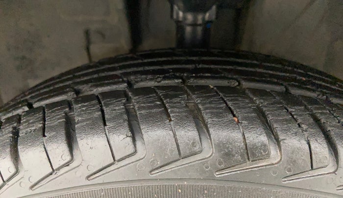 2017 Datsun Redi Go T (O), Petrol, Manual, 47,610 km, Left Front Tyre Tread