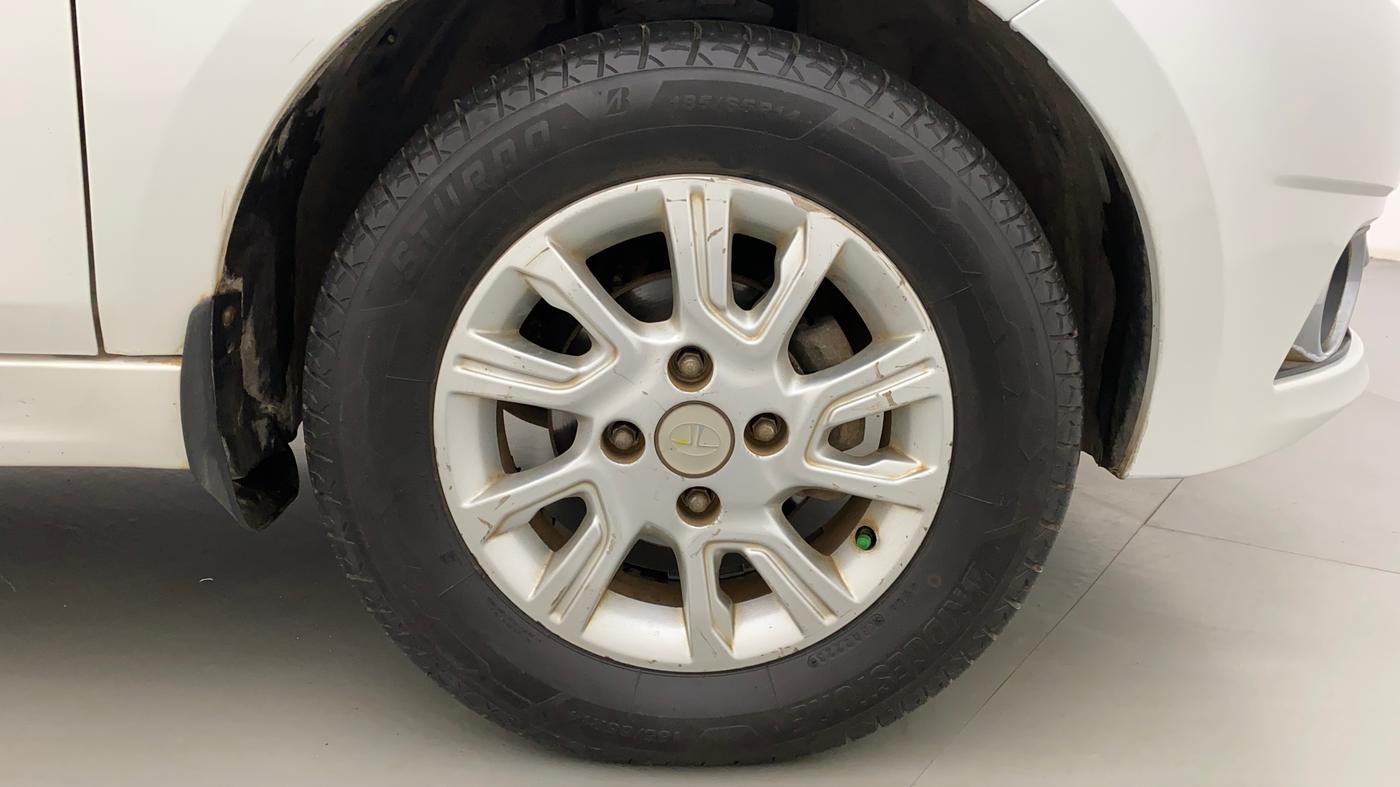 2017 Tata Tiago XZA PETROL, Petrol, Automatic, 45,950 km, Right Front Wheel