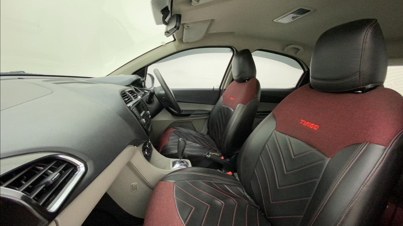 2017 Tata Tiago XZA PETROL, Petrol, Automatic, 45,950 km, Right Side Front Door Cabin