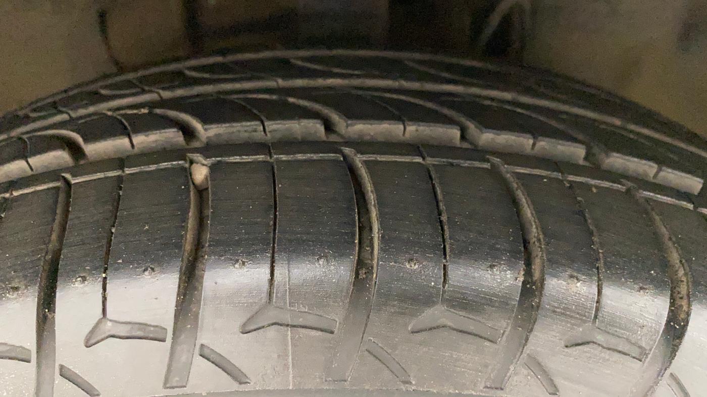 2017 Tata Tiago XZA PETROL, Petrol, Automatic, 45,950 km, Right Front Tyre Tread
