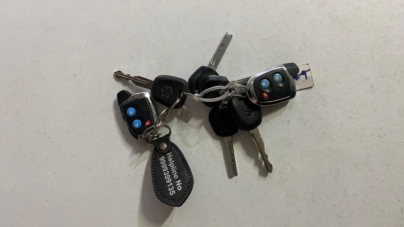 2018 Maruti Swift LXI, Petrol, Manual, 17,868 km, Key Close Up